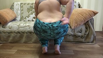 Gorgeous ass sexually shaking. The chubby takes off her tight leggings and rides on a rubber dick. Homemade fetish.